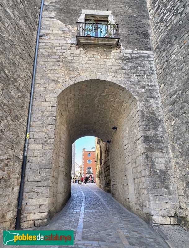 Girona - Portal de Sobreportes