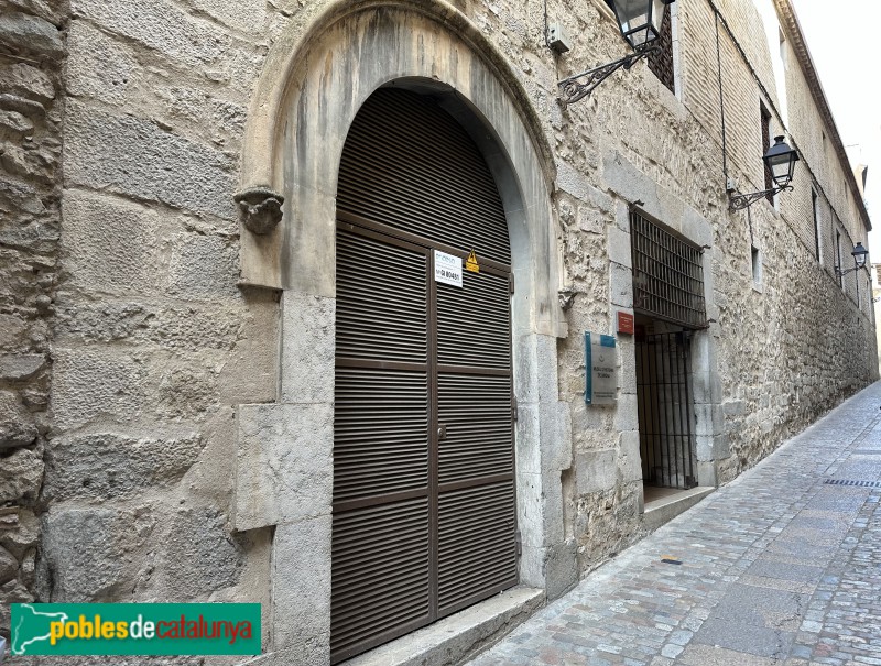 Girona - Casa Cartellà (Convent dels Caputxins). Façana carrer de la Força