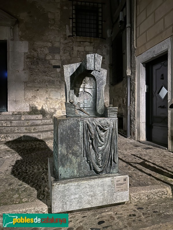 Girona - Munument als Mestres d'Obres