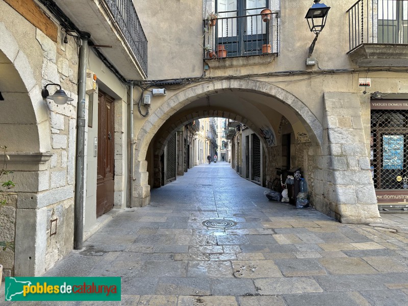 Girona - Pas porxat del carrer Mercaders