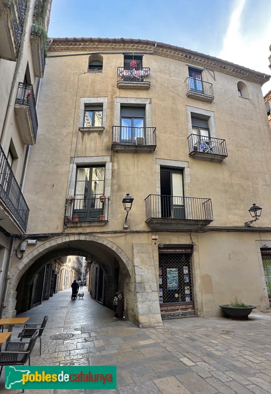 Girona - Pas porxat del carrer Mercaders