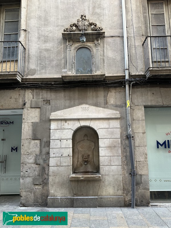 Girona - Font del carrer Ballesteries