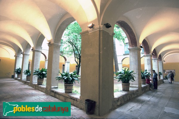 Girona - Convent de la Mercè. Claustre