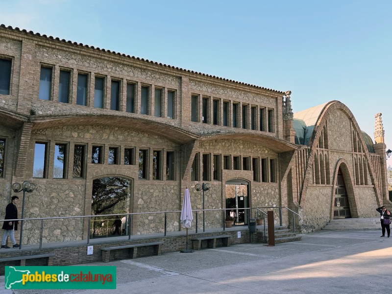 Sant Sadurní d'Anoia - Caves Codorníu. Pavelló d'Expedicions