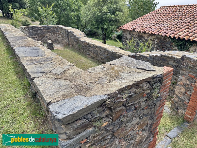 Montseny - Restes de l'ermita de Santa Anastàsia