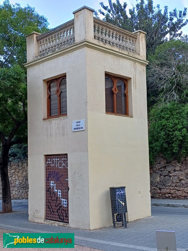 Barcelona - Casa dels Arabescos. Torre aïllada