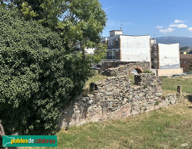 Tona - Jaciment del Camp de les Lloses. Ruïnes de la Rectoria Vella