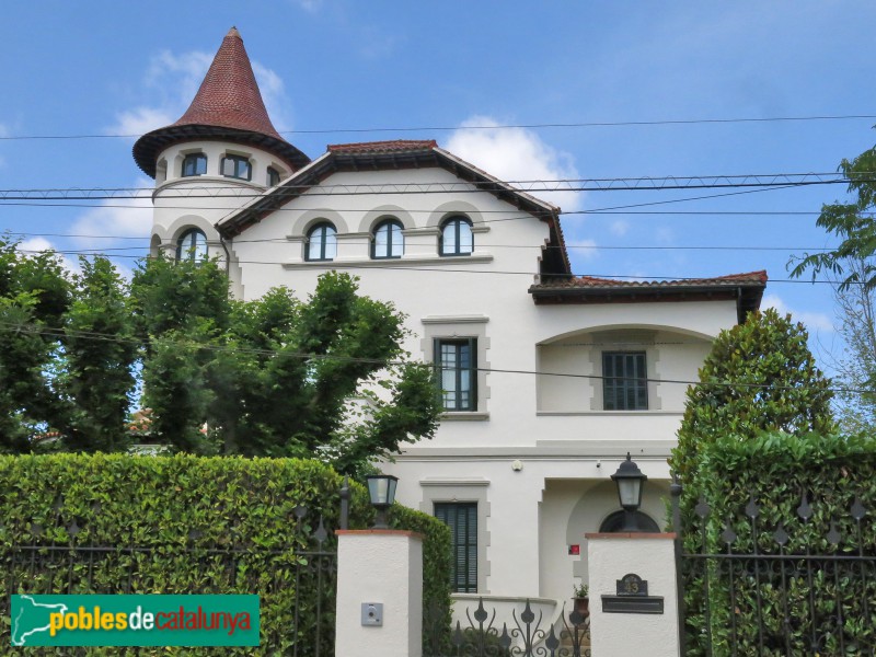 Tona - Casa Joan Llussà (Torre Rosales)