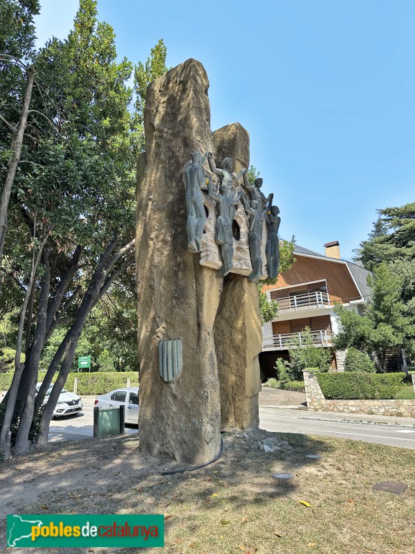 Tona - Monument Ciutat Pubilla de la Sardana