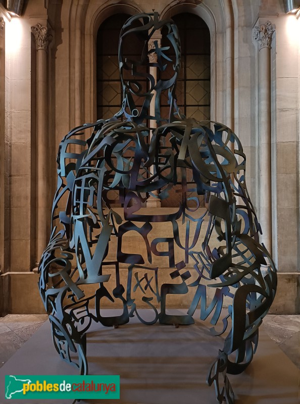 Barcelona - Universitat. Escultura <i>Arrels</i>, de Jaume Plensa