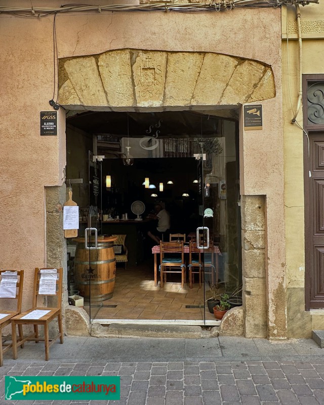 Cambrils - Carrer Major. Portal de 1684