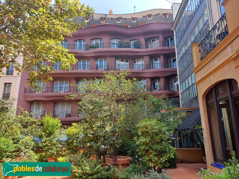 Barcelona - Casa Milà. Façana interior