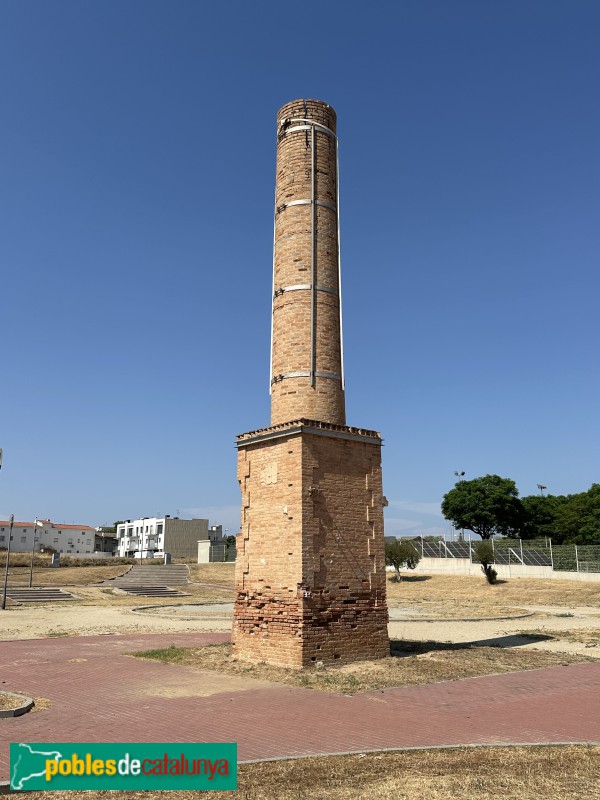 Cambrils - Xemeneia de la bòbila Vidiella