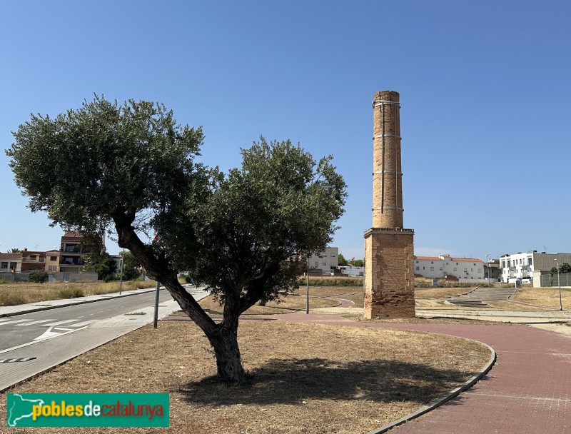 Cambrils - Xemeneia de la bòbila Vidiella