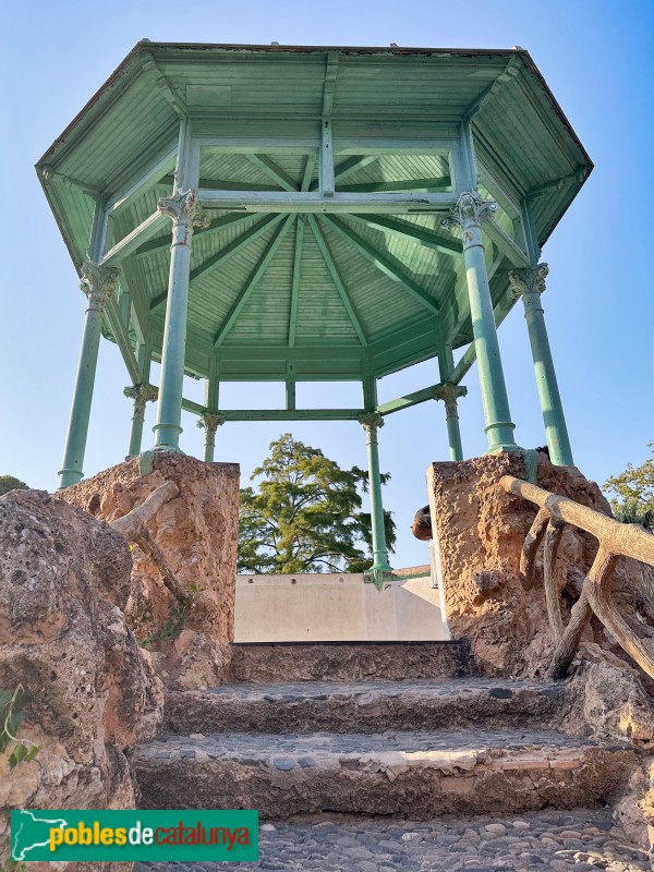 Cambrils - Parc Samà. Glorieta de la cascada