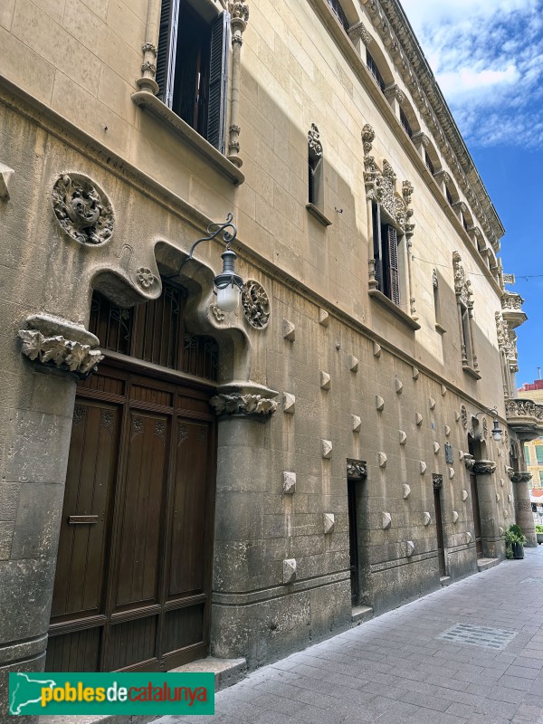 Reus - Casa Navàs. Façana lateral