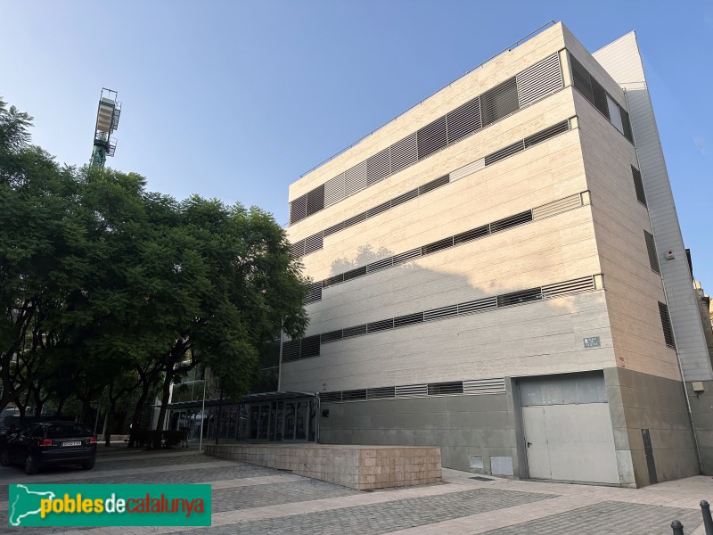 Reus - Teatre Bartrina. Façana de la plaça del Teatre